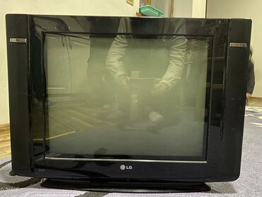 Televizorlar: Əla vəziyyətdədir.50-m satılır