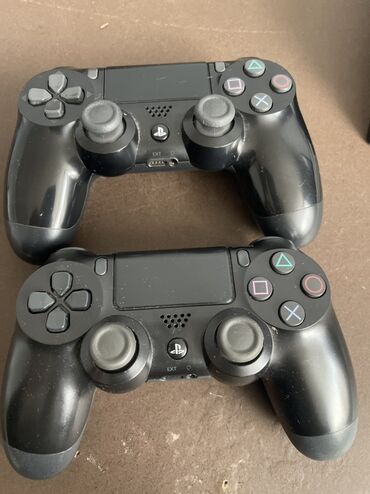 переходник для наушников с микрофоном для ноутбука: Игровая консоль Sony PlayStation 4 Pro (чёрная) с двумя геймпадами