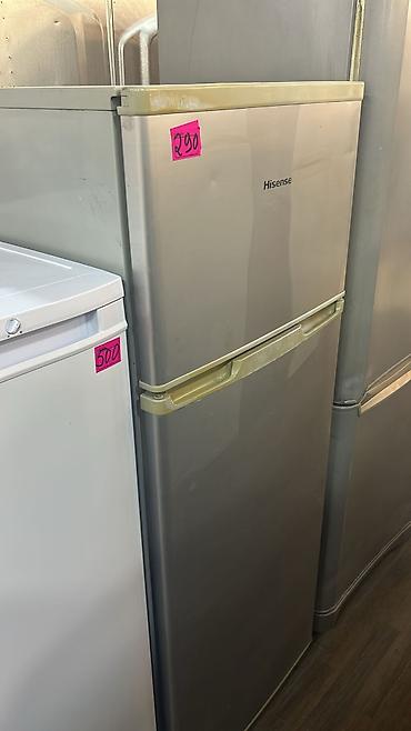 Hisense iki qapılı soyuducu - Üst hissədə dondurucu, alt hissədə