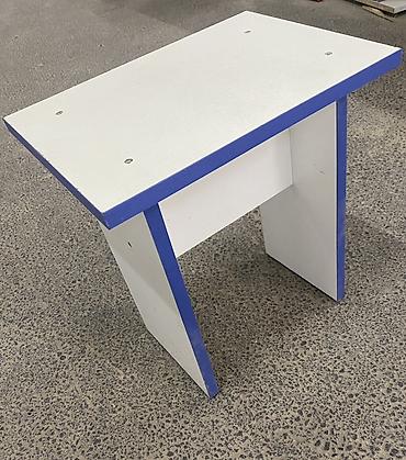 Ağ-laminat oturacaq/kiçik masa - Material: ağ rəngli laminat taxta lalafo.az -da Ağ-laminat oturacaq/kiçik masa - Material: ağ rəngli laminat taxta