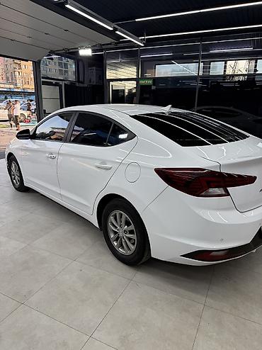 2018: Hyundai Avante: 2018 г., Бензин — 4