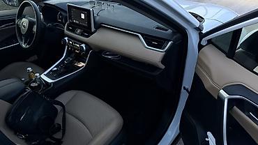 Toyota: Toyota RAV4: 2023 г., 2.5 л, Вариатор, Гибрид, Кроссовер — 8