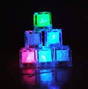 Ostali proizvodi za kuću: Svetleće kockice za piće Cena: 1400din/5kom Spremite se za žurku na — 1