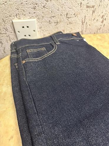 bootcut: Almisam ayagini kəsdirmişəm ama hec geyinməmişəm. Tezedi. 35 AZN-e — 2