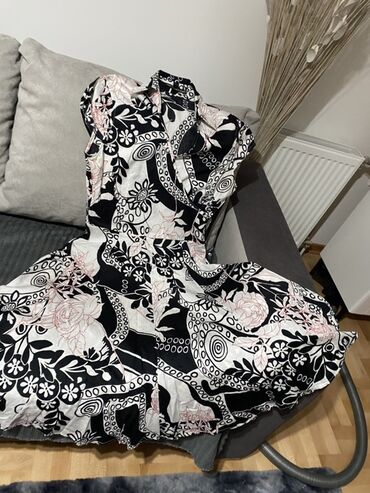 Haljine: Elegantna crno-zlatna haljina na pruge - Model: koktel/večernja — 14