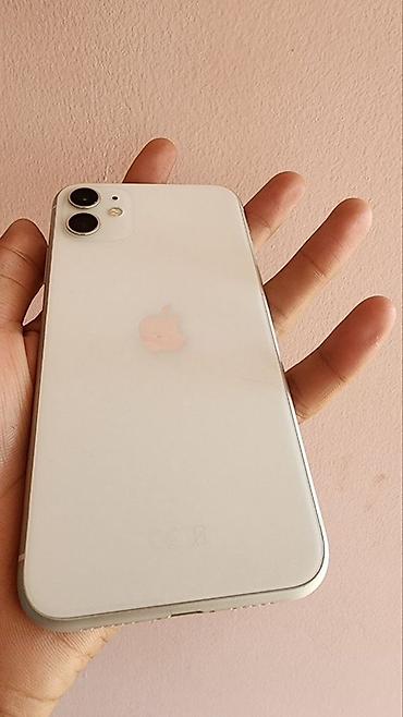 Apple iPhone: IPhone 11, Б/у, 128 ГБ, Белый, Чехол, 95 % — 2