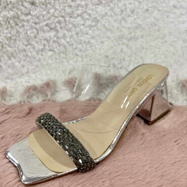 Sandale: AKCIJA
1700din.
roba sa Kosova — 7