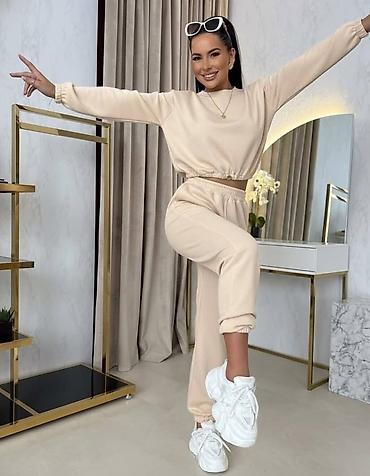 Gornji i donji deo: ✅komplet trenerke – duks + donji deo
✅3500 din — 7