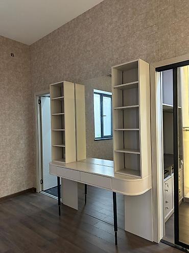 trümo: Makiyaj masası 400azn . Yenidir istifadə edilmeyib. Baha yiğılıb — 1