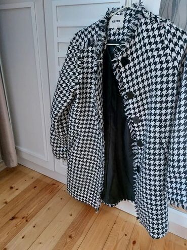 кожаная куртка женская: Пальто, S