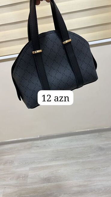 Jiletlər: Məhsullar: - Qara jilket/ceket: zipli ön hissə, yanlarda qapaqlı və — 13