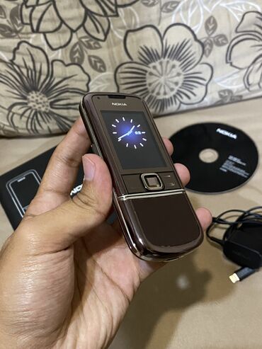 Redmi: Nokia 8 Sirocco, rəng - Qəhvəyi