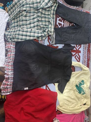 Digər qadın geyimləri: 100 yaxındı hamısın götürene 1 manatdan tek-tek 1.50 — 8