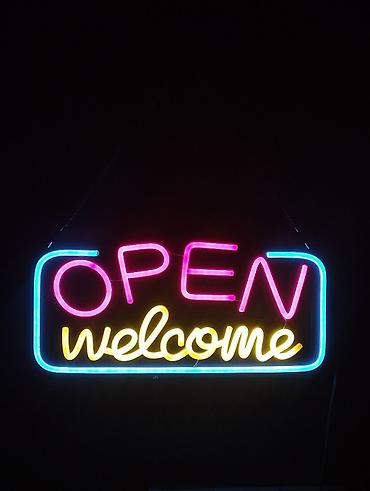 Рекламные щиты: Obyektlər və iş yerləri üçün Neon işıqlı ingiliscə yazılar ilə — 3