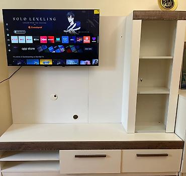 mengene satilir: Ağ rəngdə TV stendi və asma panel ilə divar modulu. tv satılmır — 3
