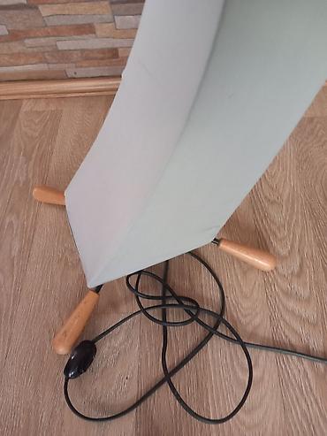 ljubicaste stvari: Podna lampa visine 154cm,metalna konstrukcija,2 lampe,drveni — 3
