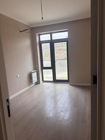 Mənzillərin satışı: 3 otaqlı, Yeni tikili, 72 kv. m — 2
