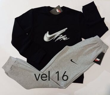 Komplet trenerke: Nike, 122-128, Unisex — 12