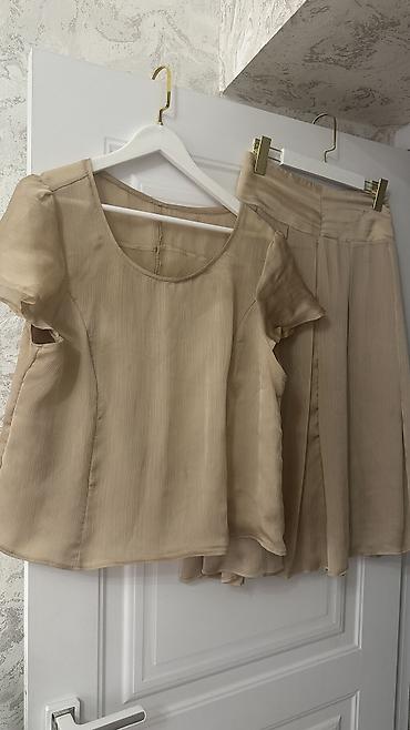 Костюмы с юбкой: Женская Одежда, покупала в Италии/Дубаи, размеры от 48 до 58, новое и — 50