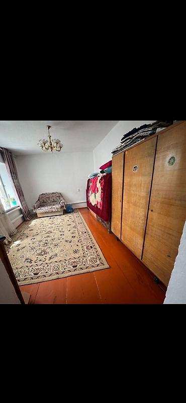 бишкек жер уй сатылат: 60 м², 4 бөлмө, Чогуу жашоосу жок — 3