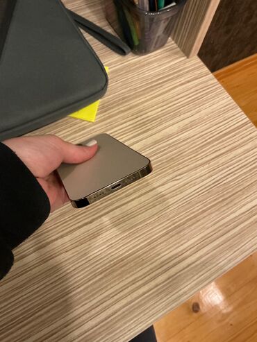 Apple iPhone: IPhone 13 Pro, 256 GB, Qızılı, Simsiz şarj, Face ID — 10