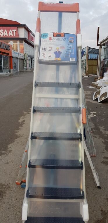 Döşəmə: Her nov nerdivanlar