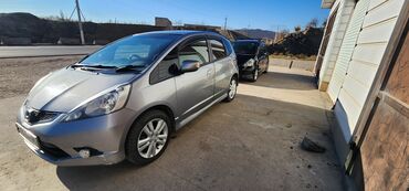 чехлы на авто: Honda Fit: 2010 г., 1.5 л, Автомат, Бензин, Хэтчбэк