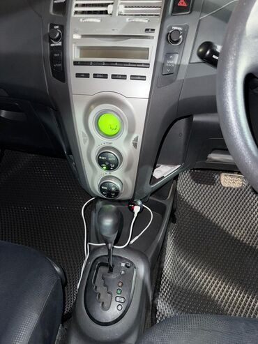 Toyota: Toyota Vitz: 2005 г., 1.3 л, Автомат, Бензин, Хэтчбэк — 19