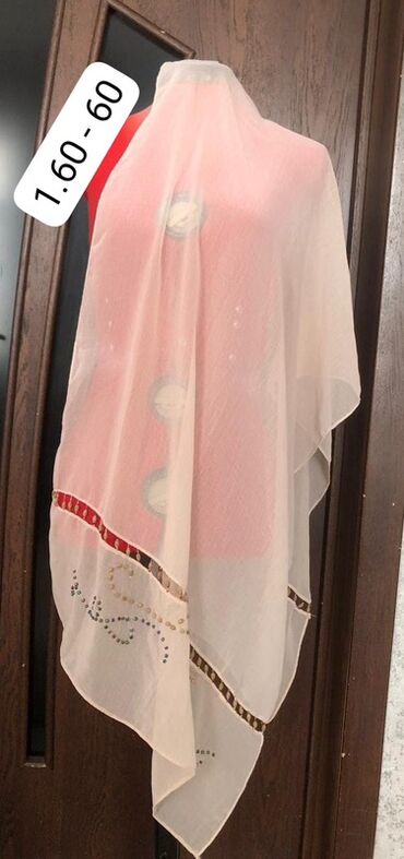 Digər qadın geyimləri: Salam yaylığlar tezedir hediyye verilib istifade olunmayıb satılır 11 — 12