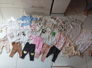 sinsay decaci: H&M, Bodysuit for babies, 56