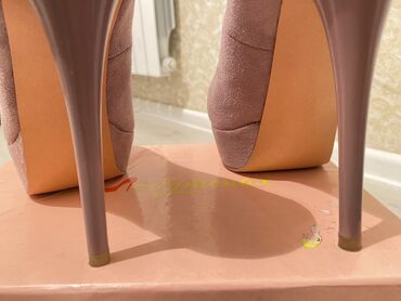 Tuflilər: Tuflilər, Ölçü: 37, rəng - Qara, İşlənmiş — 9