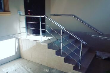 Pilləkən məhəccərləri: Şəkillərdə müxtəlif layihələr və tərtibat nümunələri göstərilib — 16