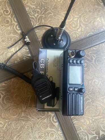 Radio: Radio əlaqə (Raçiya) yenidir. 12v və 24v AM və FM SQ və ASQ Korpus
