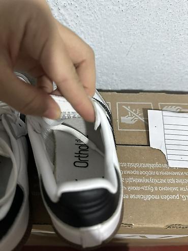 самбовка обувь: Мужские кроссовки, 32, Adidas, Новый, цвет - Белый — 9