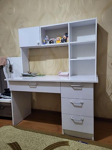 komputer setup: Düz masa, Stulsuz, Polkalı, Siyirməli, MDF — 5