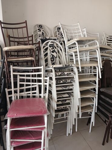 Masa və oturacaq dəstləri: Mətbəx üçün, Yeni, Açılmayan, Kvadrat masa — 12