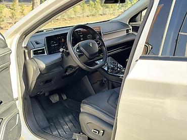 roewe rx5 2023: Электромобиль кроссовер NETA U(белый) - Просторный 5‑местный — 3