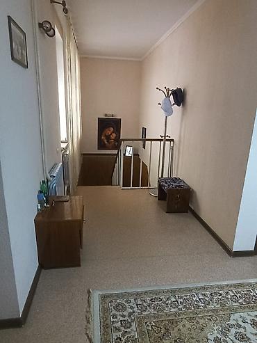 Продажа коттеджей и домов: 4 комнаты, 180 м², 7 соток, Бишкек, Аламединский рынок / базар Собственник — 11