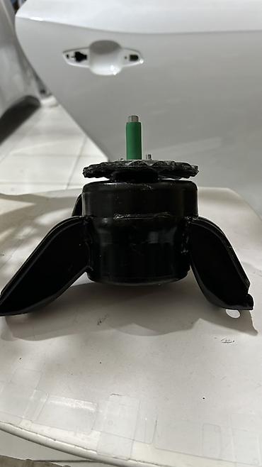 Подушки мотора: 1001770-CJ01 Changan CS55 Karobka Paduşkası — Karobka paduşkası — 3