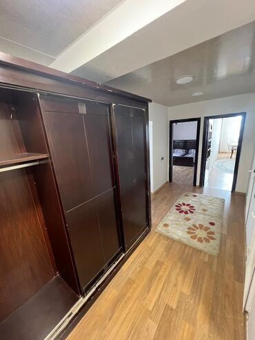 Uzunmüddətli kirayə mənzillər: Gənclik metrosuna yaxın Ağasadiq Gəraybəyli küçəsində, 207 nömrəli — 6