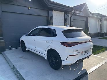 song plus: BYD E2: 2022 г., Автомат, Электромобиль, Кроссовер — 4