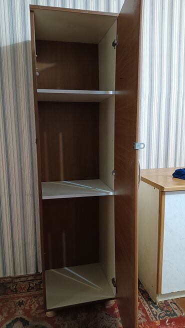 Матрасы: Прямой шкаф