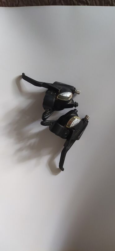 каретка на велосипед: Продаю манетки с тормозными ручками. система Shimano tourney оригинал