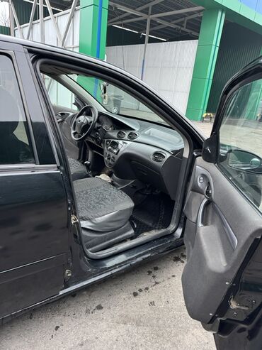 Ford: Ford Focus: 2002 г., 1.8 л, Механика, Бензин, Седан — 8