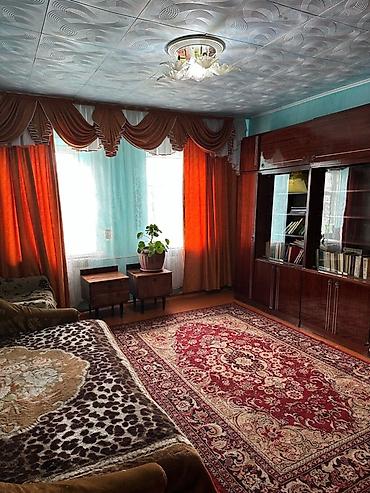 Продажа коттеджей и домов: 🏡 Продаётся уютный дом частично с мебелью! Дом расположен на участке — 6