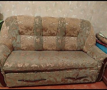 Divanlar: Üç nəfərlik divan.Kravat kimi də istifadə etmək olar.Orta — 1