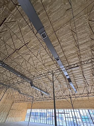 Продажа помещений свободного назначения: Продаётся коммерческое помещение 905 кв.м. (10 соток) Сокулук центр, у — 11