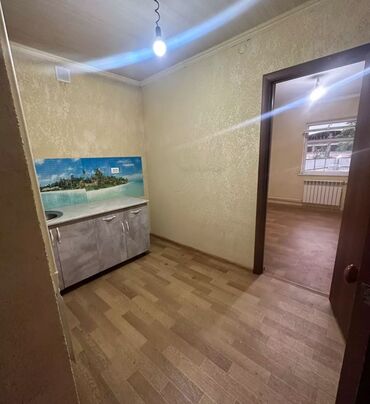1 комнатная квартира на сутки в оше: 1 комната, Агентство недвижимости, С мебелью частично