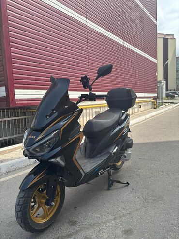 Скутеры: Макси скутер Yamaha, 150 куб. см, Бензин, Б/у