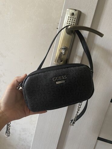 Çiyin çantası, Guess, İşlənmiş